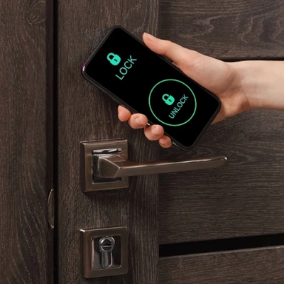 Mobile vivint connected smart lock